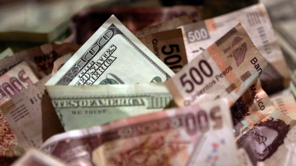 Valor del peso ante el dólar y otras monedas. Reuters