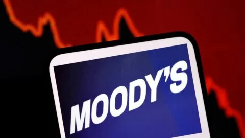Moody’s ajusta perspectiva de CFE y reduce nota de instituciones financieras mexicanas
