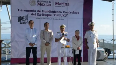Hunden exbuque japonés frente a Tamaulipas para crear arrecife marino