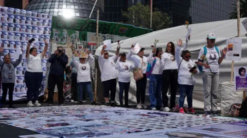 Madres buscadoras inician movilización en la CDMX este 10 de mayo