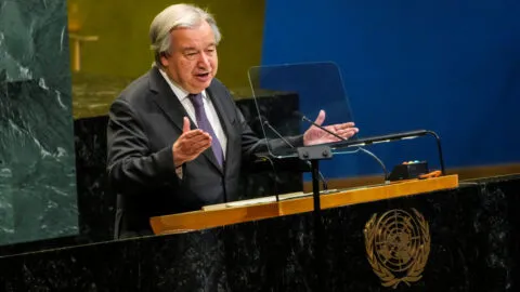 ONU expresa inquietud por trato a activistas de flotilla interceptada por Israel