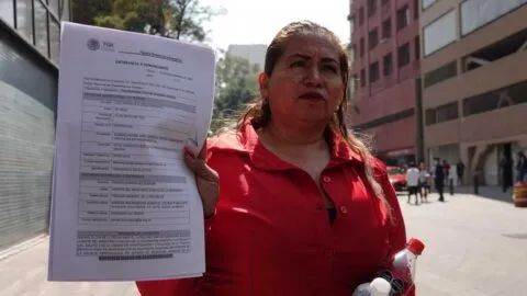 ¿Quién es Ceci Flores, la madre buscadora que alertó sobre crematorio clandestino en Lagos de Moreno?