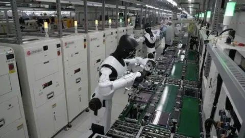China ya usa robots humanoides como obreros en sus fábricas
