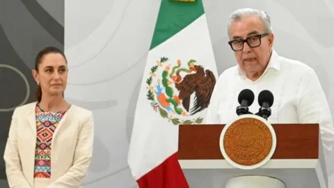 Sheinbaum revela que hay ficha roja de Interpol contra Rocha Moya y exfuncionarios de Sinaloa