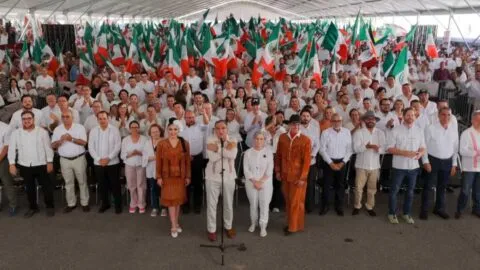 Américo Villarreal, gobernador de Tamaulipas, respalda a Claudia Sheinbaum en su informe de 20 meses