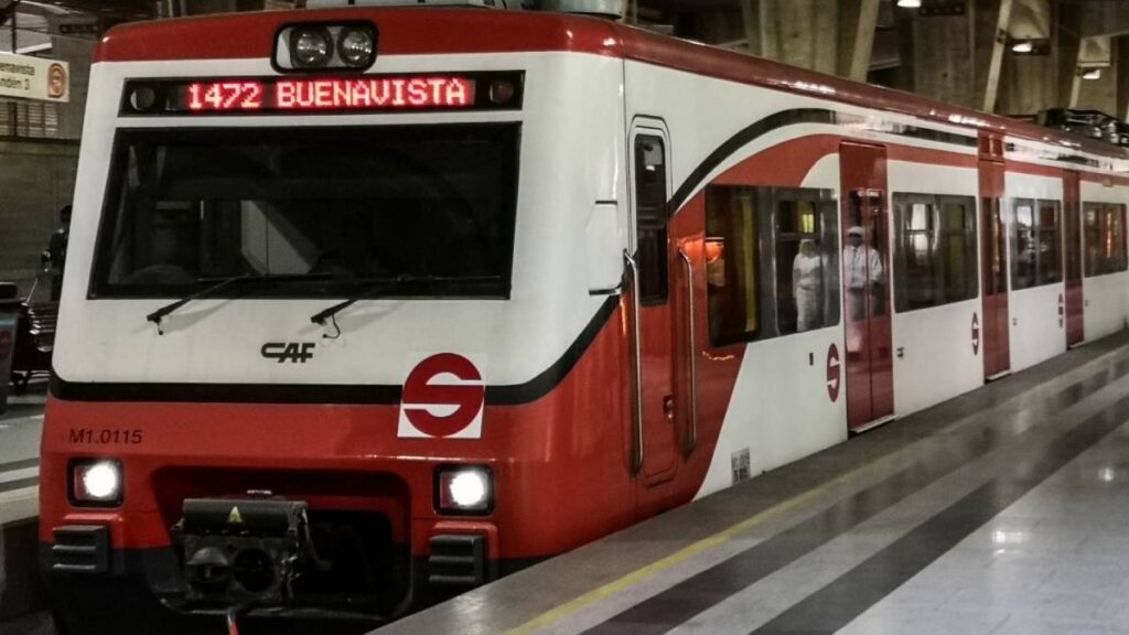 Estudiantes convocan a protestar en estaciones del Tren Suburbano.