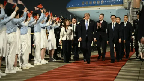 Trump ya está en China: busca acuerdos comerciales con Xi Jinping en medio de tensión por Irán y Taiwán