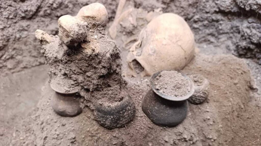 Arqueólogos del INAH hallaron enterramientos teotihuacanos.