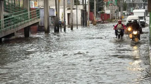 Una fuerte lluvia afectó zonas de Ecatepec, Estado de México; autoridades activaron Operativo Tormenta