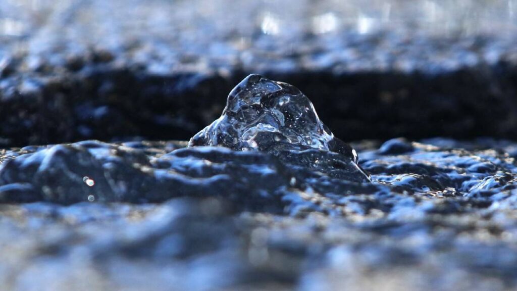 video-megafuga-de-agua-sorprende-a-vecinos-de-iztapalapa-se-rompio-tuberia