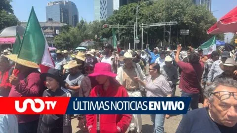 Megamarcha de transportistas y campesinos: se enfrentan con policías en Eje 2 y Reforma; sigue el minuto a minuto