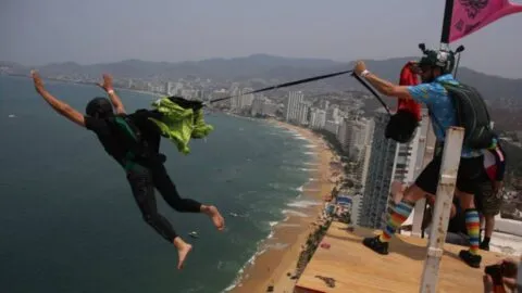 Muere joven en Brasil durante salto; no le colocaron la cuerda de seguridad