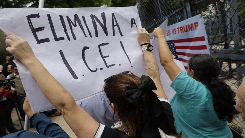 Ciudadanos de EE.UU. protesta con ICE