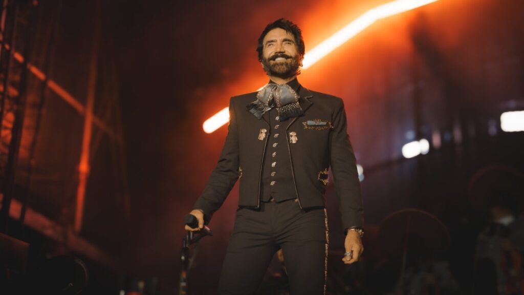 Alejandro Fernándes desde la glorieta de La Minerva