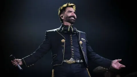 Alejandro Fernández listo para entonar el Himno Nacional Mexicano en el Mundial; aclara estado de salud
