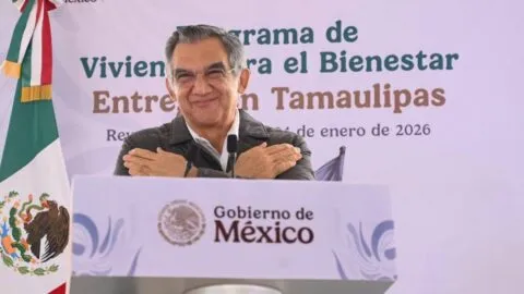 Américo Villarreal exhibe su visa y niega señalamientos sobre restricciones de EE. UU.
