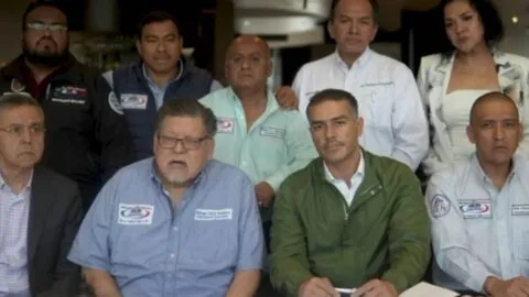 Gobierno federal y AMOTAC alcanzan acuerdo; transportistas levantan bloqueos carreteros