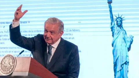 La sombra del caudillo: AMLO reaparece y complica el tablero de Sheinbaum