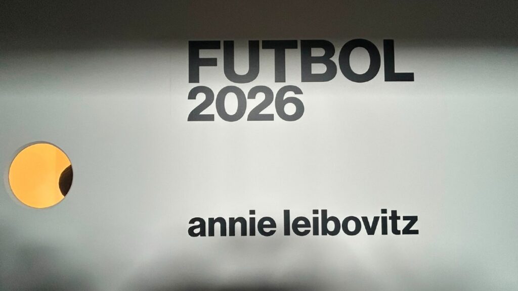 Annie Leibovitz expone su mirada del futbol en el Museo Nacional de Antropología