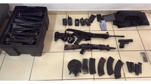 Guardia Nacional intercepta cargamento de armas y explosivos en Culiacán