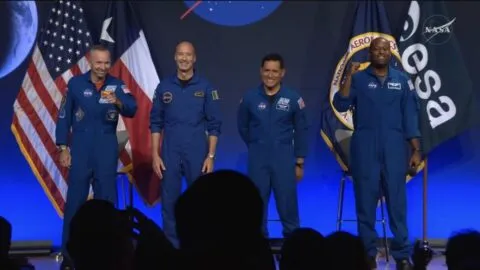 NASA presenta a los cuatro astronautas elegidos para la misión Artemis III... ¿irán a la Luna?