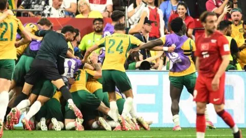 Australia da la primera sorpresa de la Copa del Mundo 2026 tras vencer a Turquía