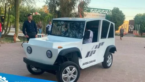 Compacto y de bajo costo: estudiantes de Sonora crean AVIDO, un auto eléctrico mexicano