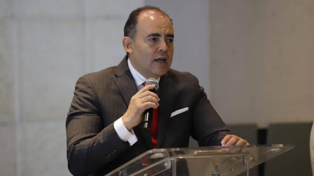 Baltazar Gaona pide disculpa por narcocorrido.