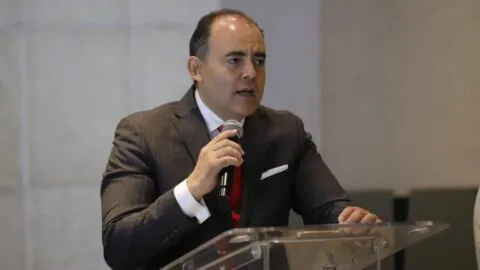 Diputado Baltazar Gaona se disculpa por narcocorrido en Congreso de Michoacán