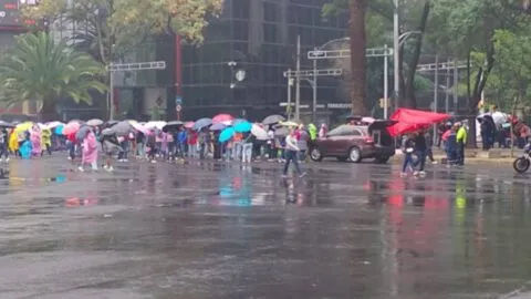 CNTE realiza bloqueos en varios puntos de Paseo de la Reforma