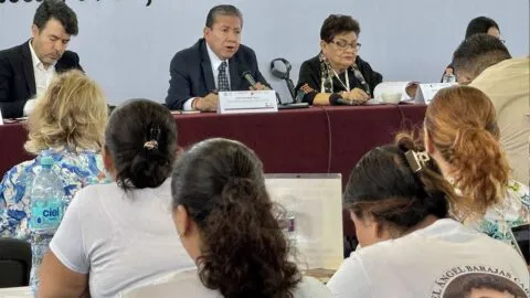 Buscadoras reclaman abandono; Godoy defiende estrategia federal