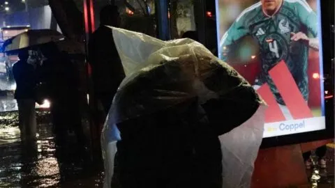 CDMX vive otra jornada de fuertes lluvias, granizo e inundaciones, alerta en 6 alcaldías