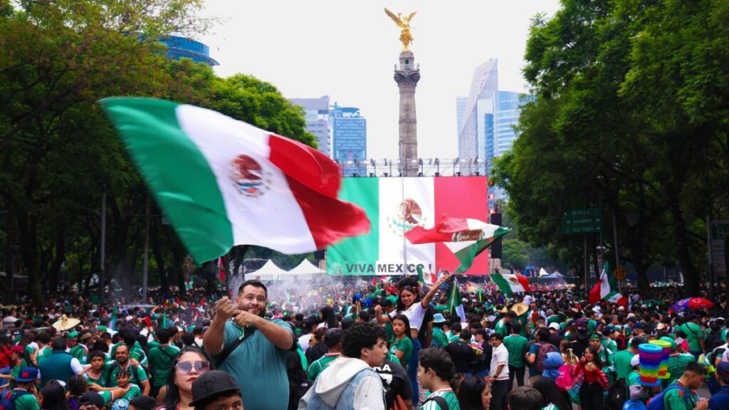 Celebraciones en el Ángel de la Independencia