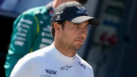 Checo Pérez, frustrado tras el doble abandono de Cadillac en el GP de Austria