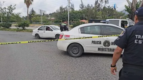Dejan cuatro cuerpos abandonados dentro de un vehículo en Chilpancingo