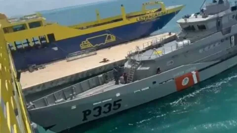 Captan el choque de patrulla de la Marina contra un ferry en Isla Mujeres
