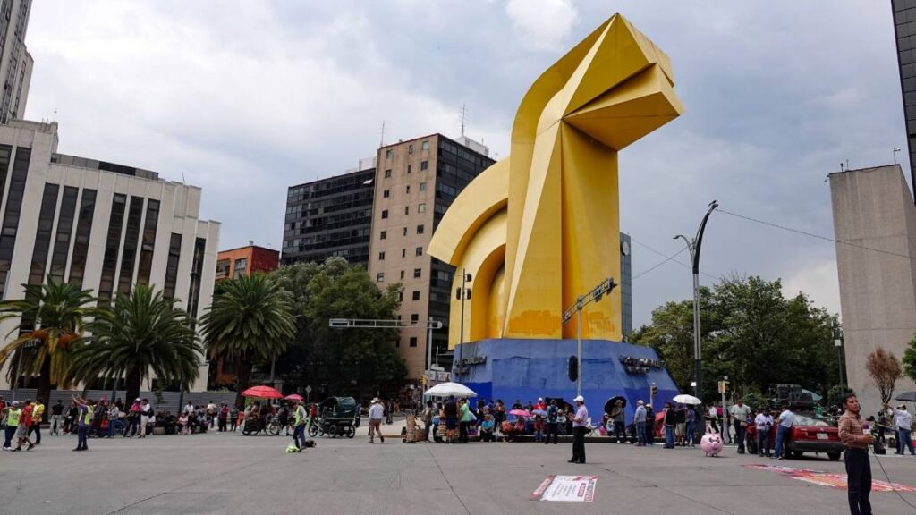 Tras 16 días de paro nacional, la CNTE mantiene sus protestas y exige una reunión directa con Sheinbaum.