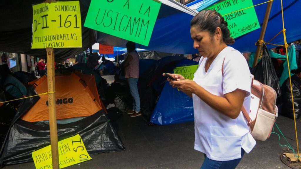 Maestros rurales tienen instrucción de la CNTE de seguir el paro.