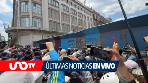 CNTE intenta derribar vallas en el Zócalo; sigue aquí el minuto a minuto de las movilizaciones