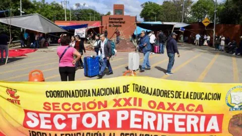 CNTE cumple 25 días de protestas en Oaxaca; mantiene movilizaciones y toma parcial de terminal de Pemex