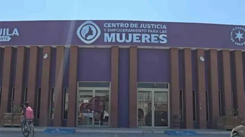 Joven denuncia violación sexual por parte de policías tras ser detenida al salir de un bar en Torreón, Coahuila