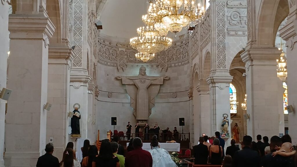 Replican campanas en iglesias de Chihuahua por sacerdotes jesuitas a 4 años de su homicidio en Cerocahui