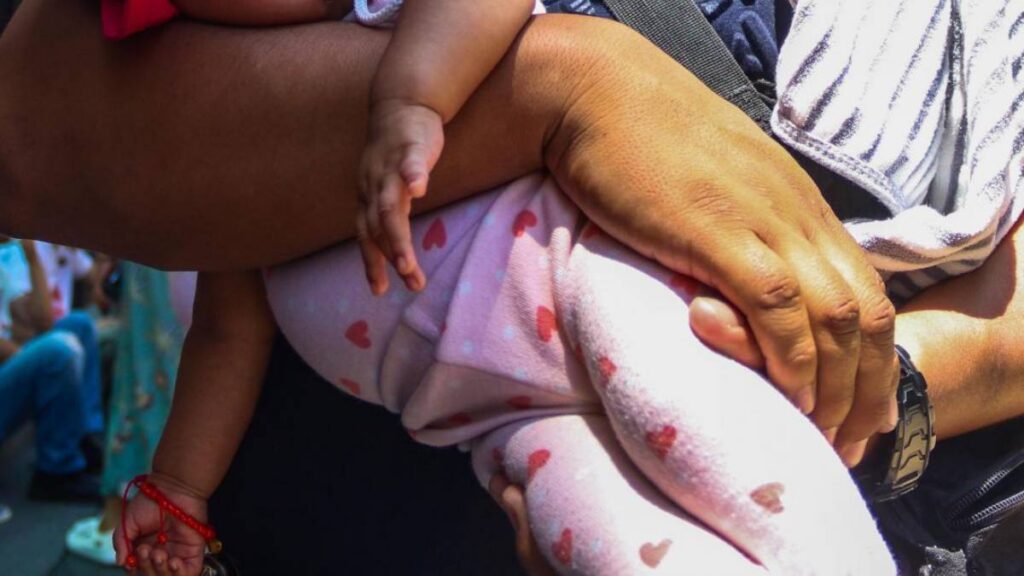 Papá con un bebé.