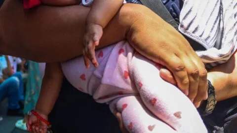 Nuevos papás pueden ausentarse del trabajo con sueldo por licencia de paternidad