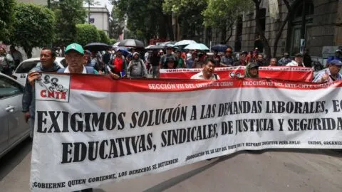 CNTE definirá esta noche el futuro del plantón en la CDMX