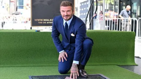 David Beckham recibe su estrella en el Paseo de la Fama de Hollywood antes de la inauguración del Mundial en EE. UU.