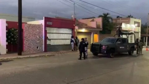 Dejan corona fúnebre en casa de diputada del PRI en Culiacán tras denuncias de violencia política