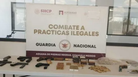 Frenan armas que viajaban de EE. UU. a Zacatecas en autobús de pasajeros