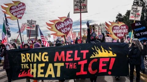 Detienen y acusan a 15 en Estados Unidos por actos violentos contra agentes durante protestas contra ICE