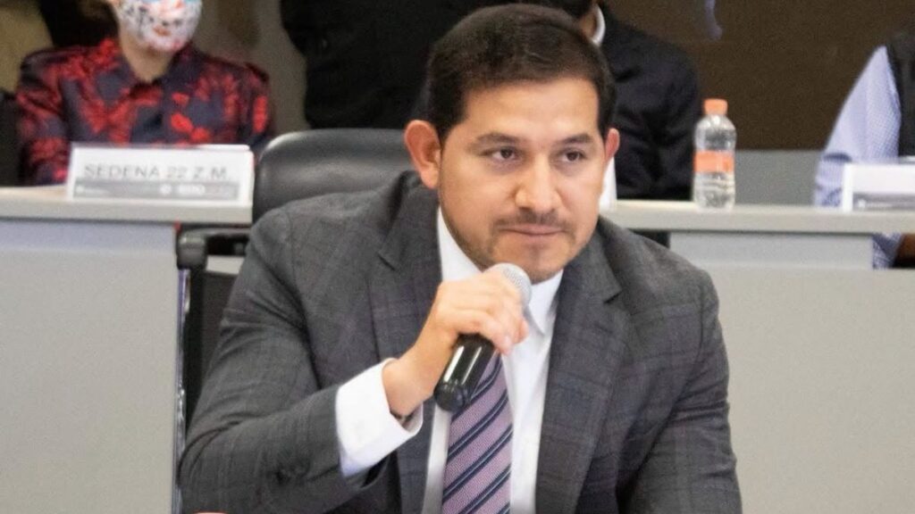 Detienen a exsubsecretario de Alfredo del Mazo y otros 9 exfuncionarios mexiquenses